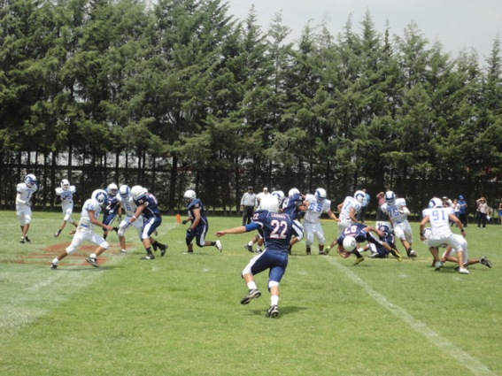 Leones del Liceo Británico debutan con el pie derecho