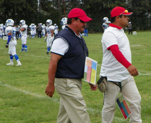 El staff de coacheo de la UMAD prepara la estrategia para recibir a Toluca