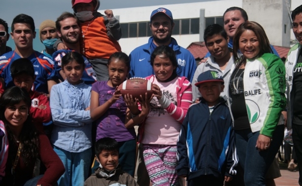 Borregos Puebla visitaron una estancia infantil