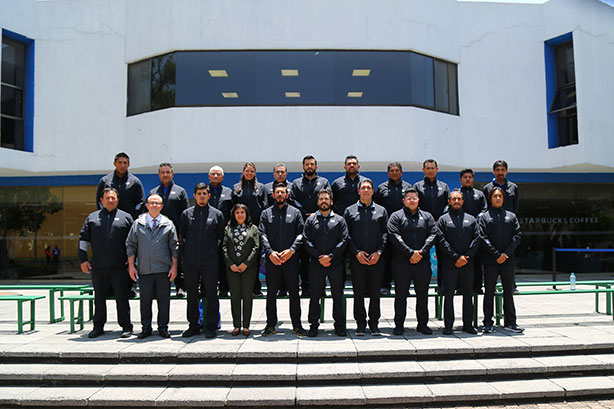Autoridades y staff de Borregos México