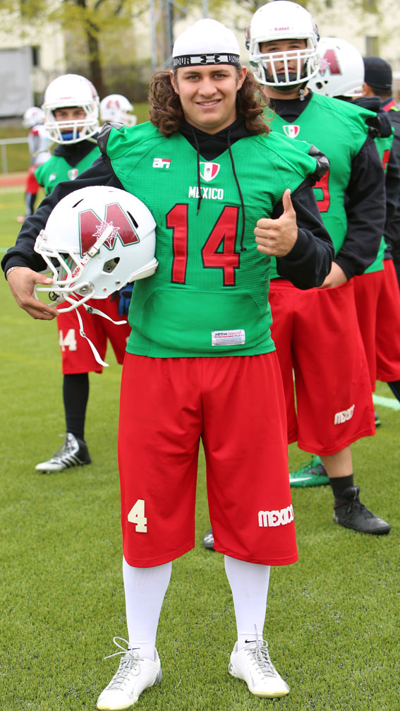 José Manuel Fernández #14 QB