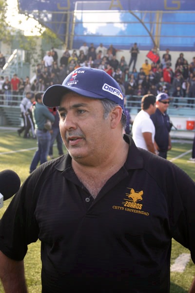 Coach Hermann Roeniger